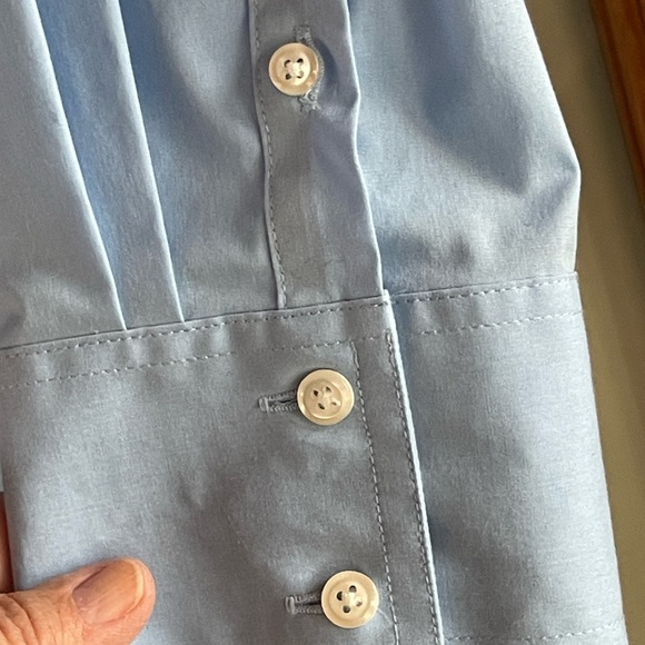 Liz Claiborne blue button-down shirt - Picture 7 of 7